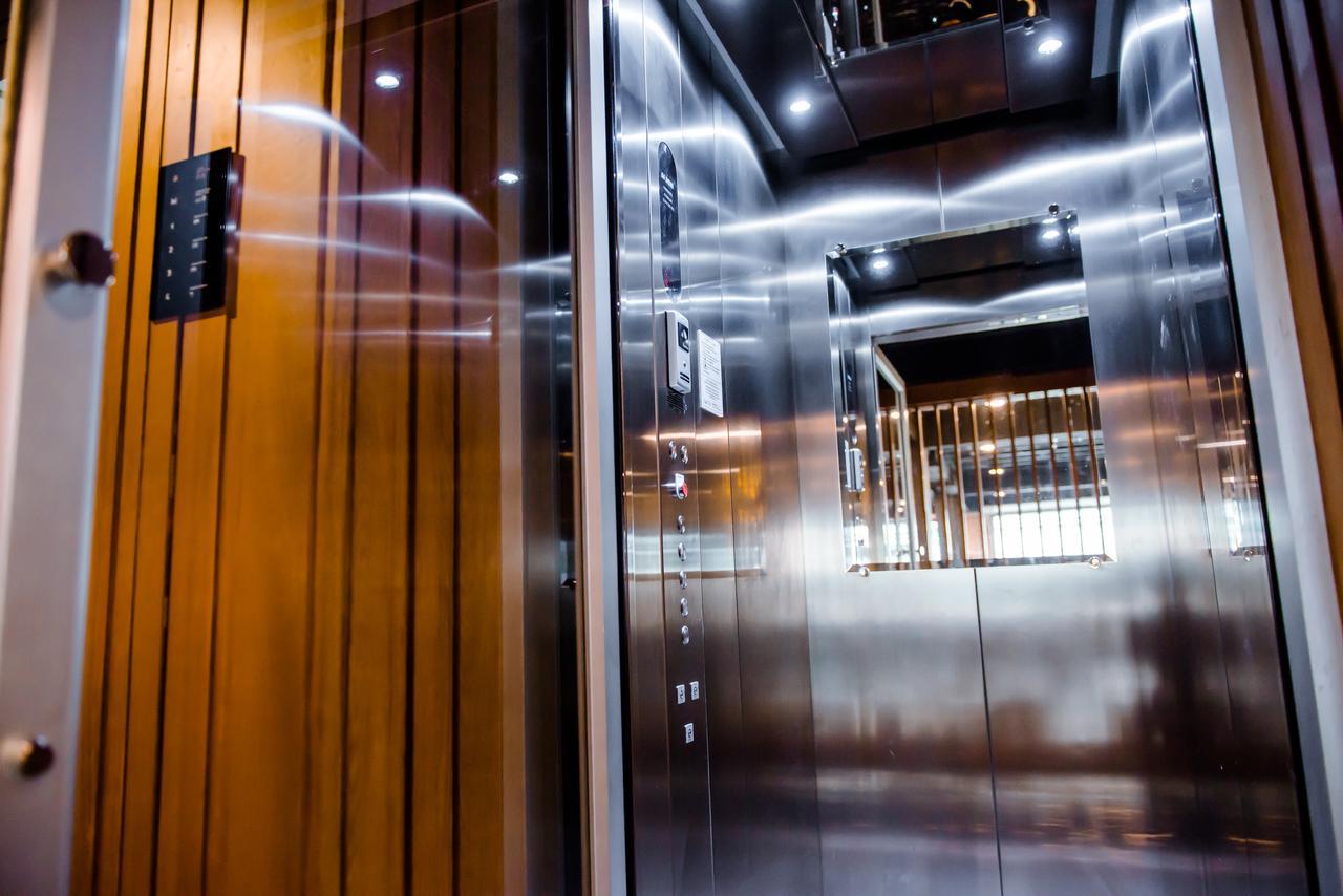 Gn Luxury Hostel Bangkok Esterno foto